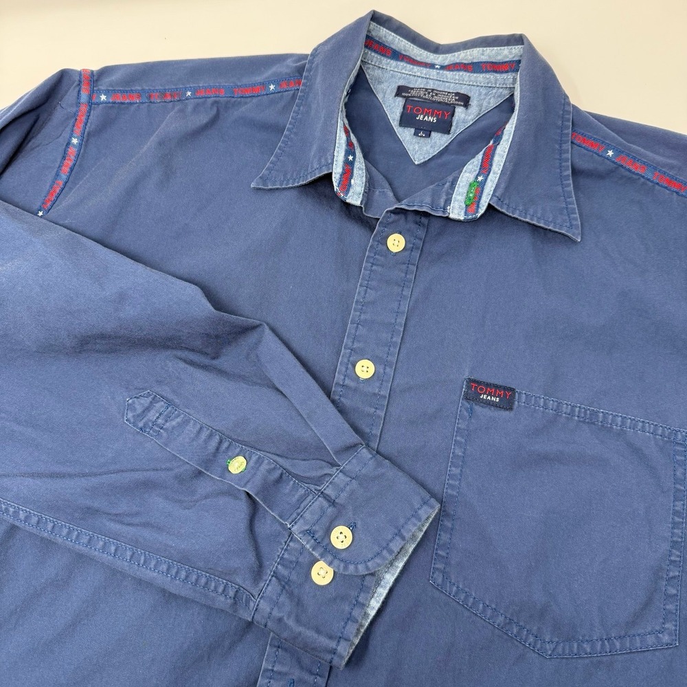Vintage men's Tommy Hilfiger 90s logo button up long sleeve size large